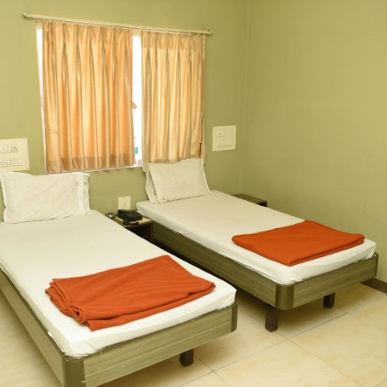 Hotel Anjali Palace بهوي المظهر الخارجي الصورة
